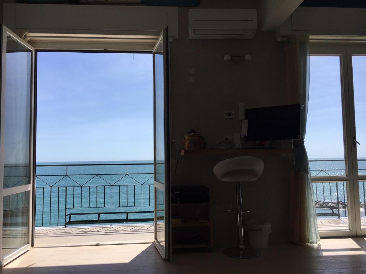 Appartement Cinqueterreblu Lungomarenostro à Monterosso al Mare Extérieur photo